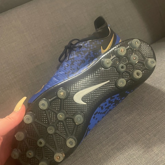 Nike Phantom Turf Soccer Cleats - Picture 2 of 2